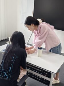 那间自习室，装下了多少句”再坚持一下”